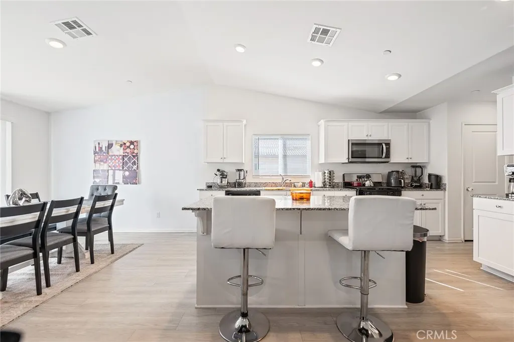 740 Burt Street, San Jacinto, California 92583 home-pic-15